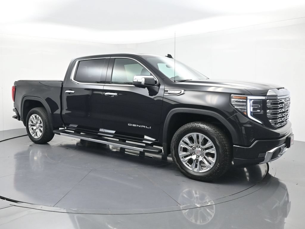 Used 2025 Onyx Black GMC Denali image 5