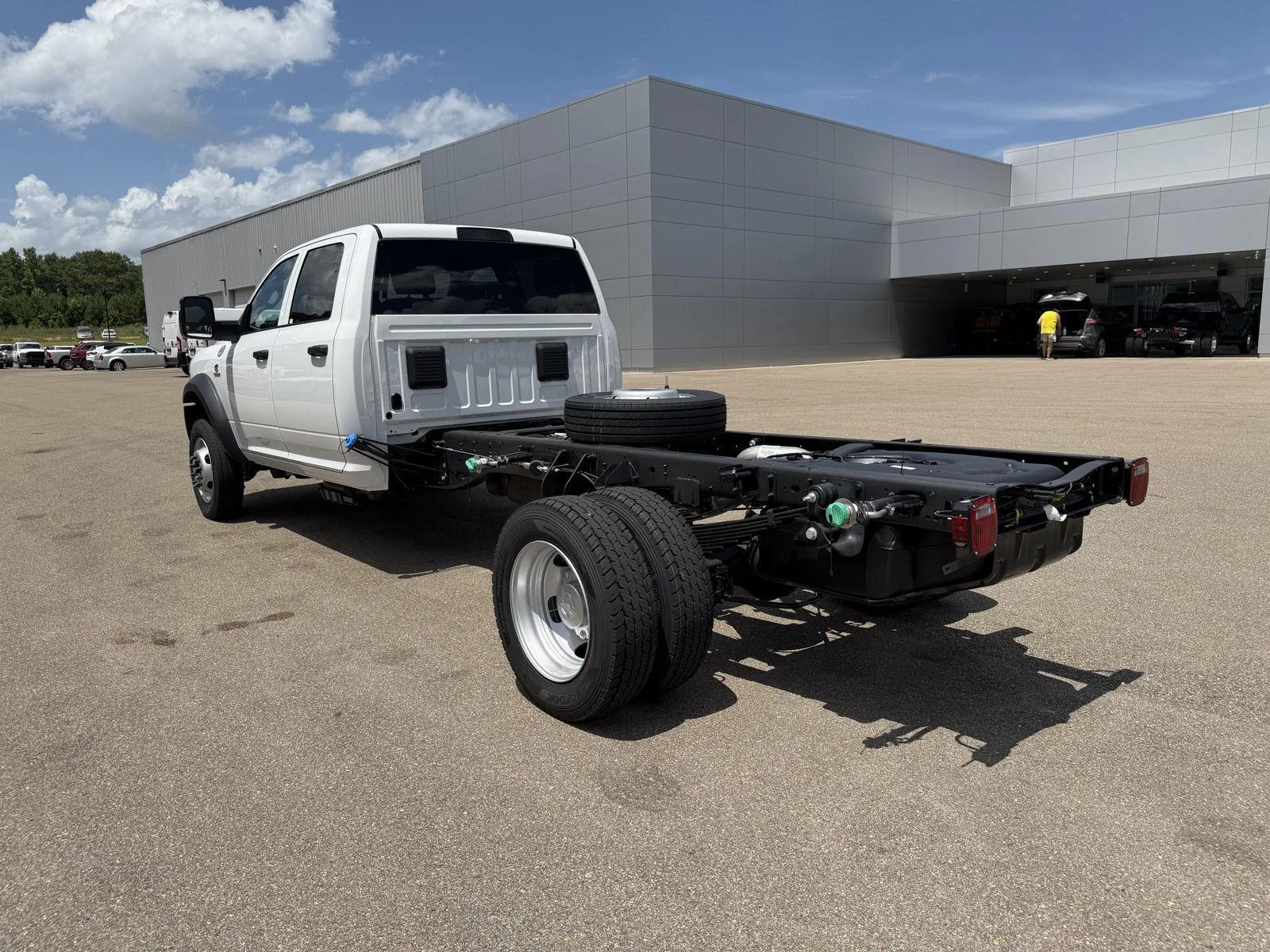 New 2026 Bright White Clear-Coat Exterior Paint RAM Tradesman image 4