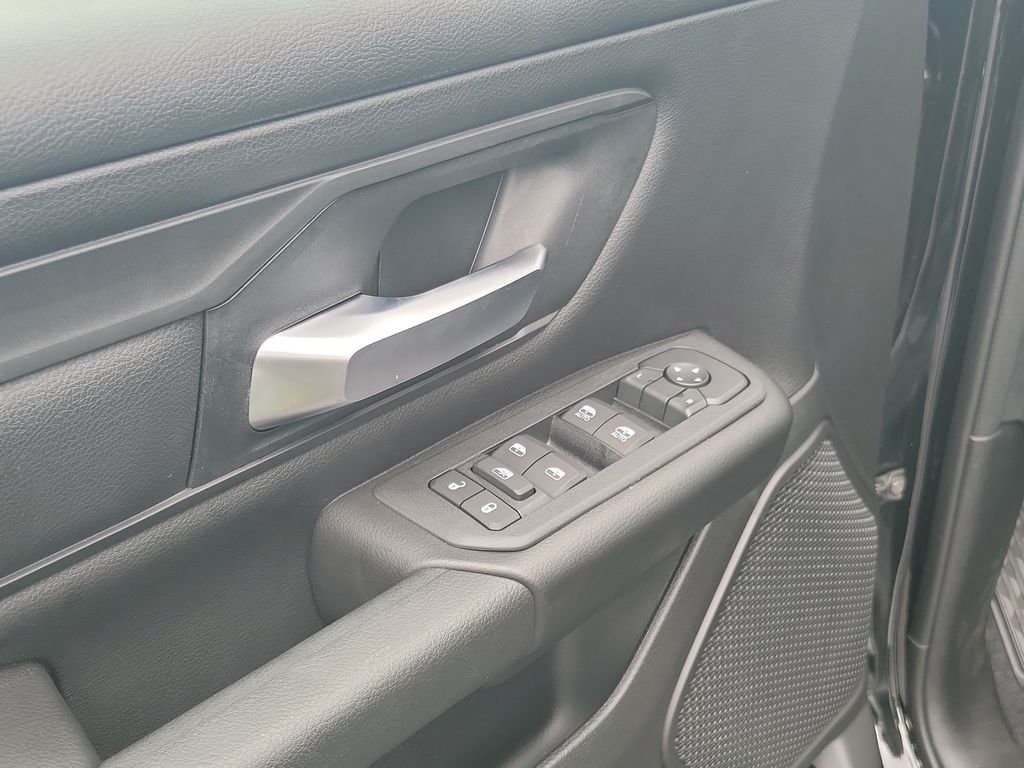 New 2026 Diamond Black Crystal Pearlcoat RAM Black Express Edition image 18