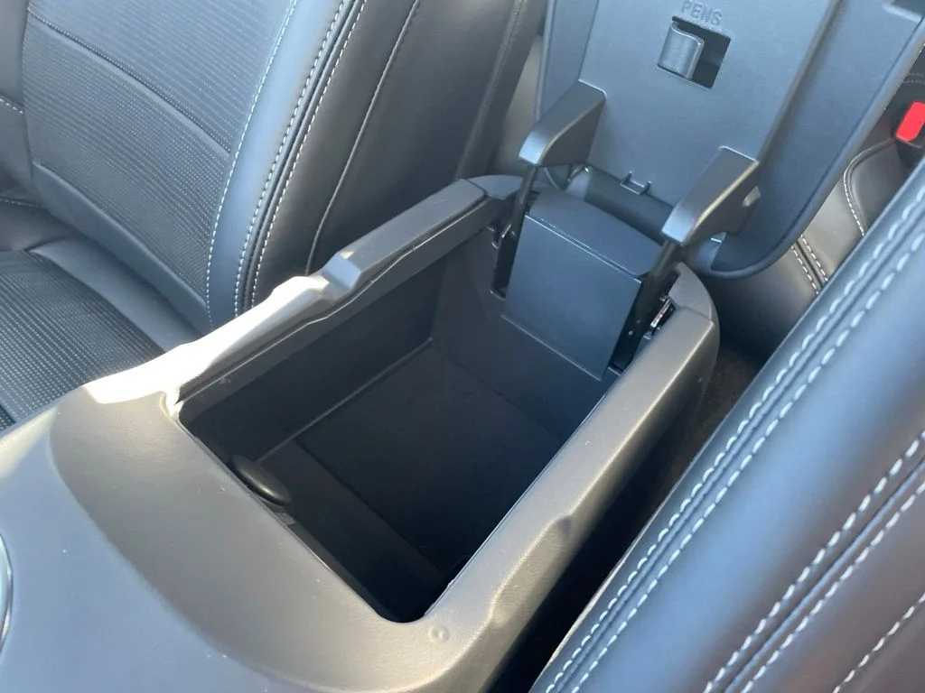 New 2026 VAPOR BLUE Ford GT Premium image 17