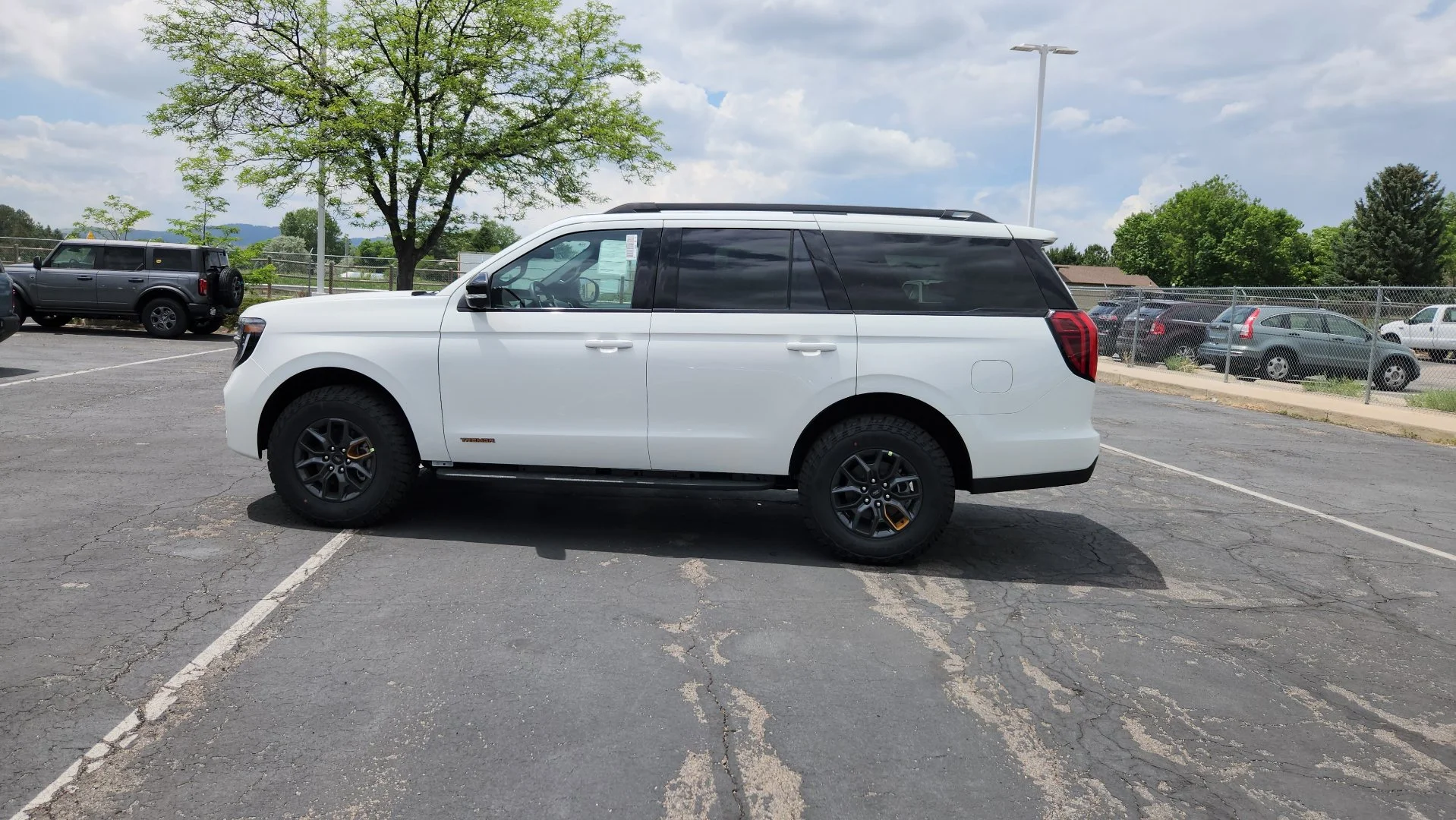 New 2026 Star White Metallic Tri-Coat Ford Tremor image 26