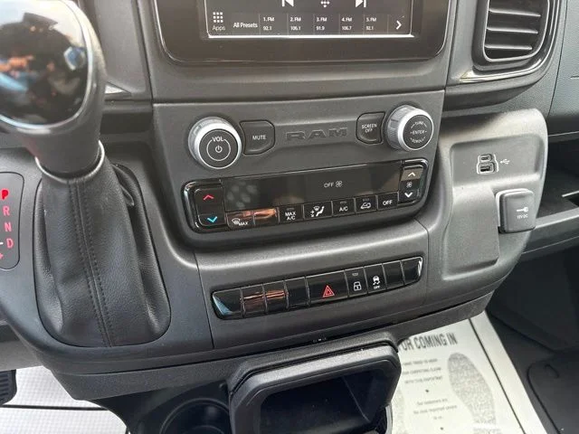 Used 2023 White Ram Base image 27