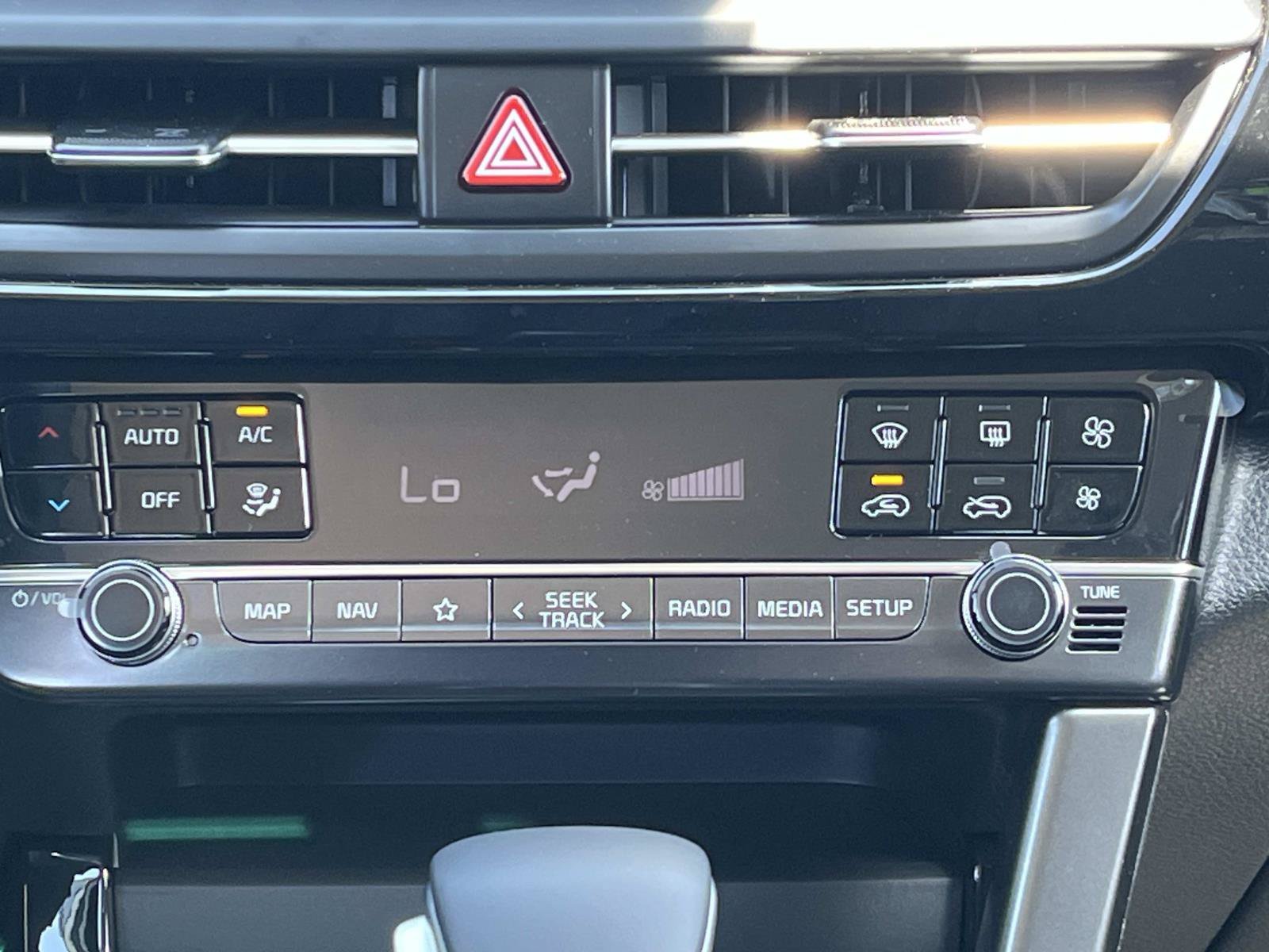 New 2026 Snow White Pearl Kia S image 15
