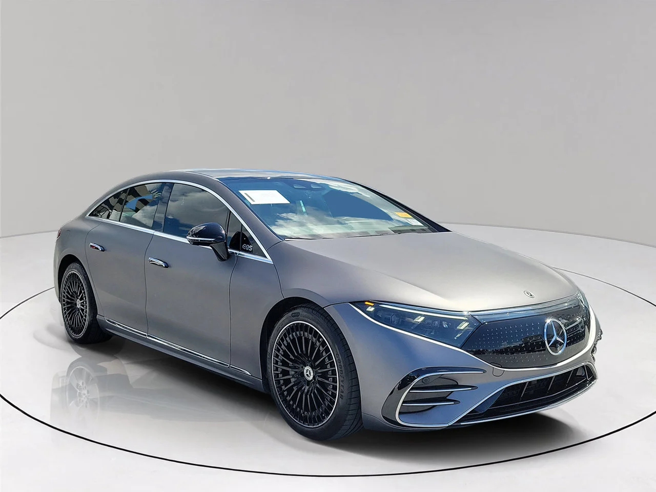 Used 2023  Mercedes-Benz 450 image 1