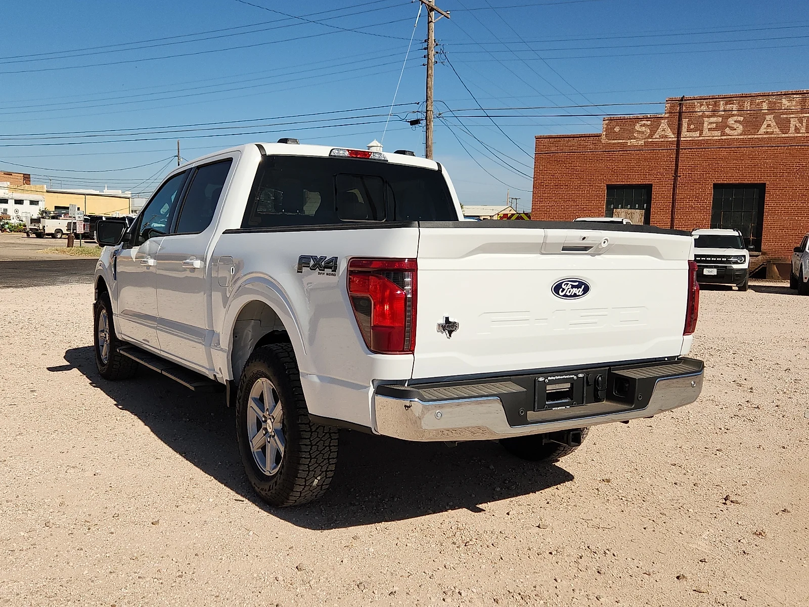 New 2026 Oxford White Ford XLT image 5