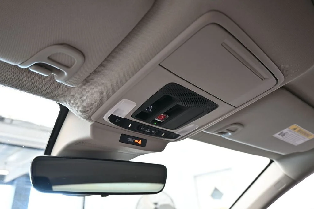 Used 2024 Solar Silver Metallic Honda Touring image 24