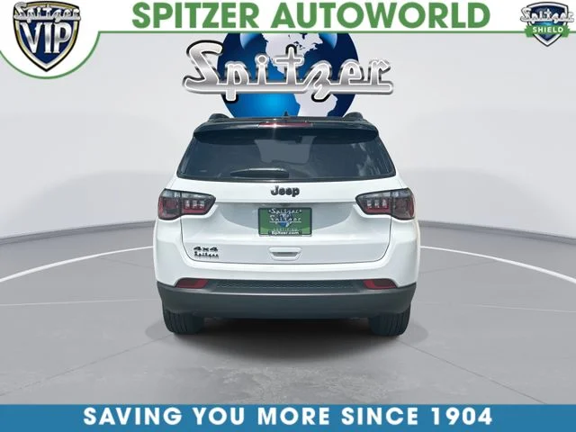 Used 2023 White Jeep Latitude image 8