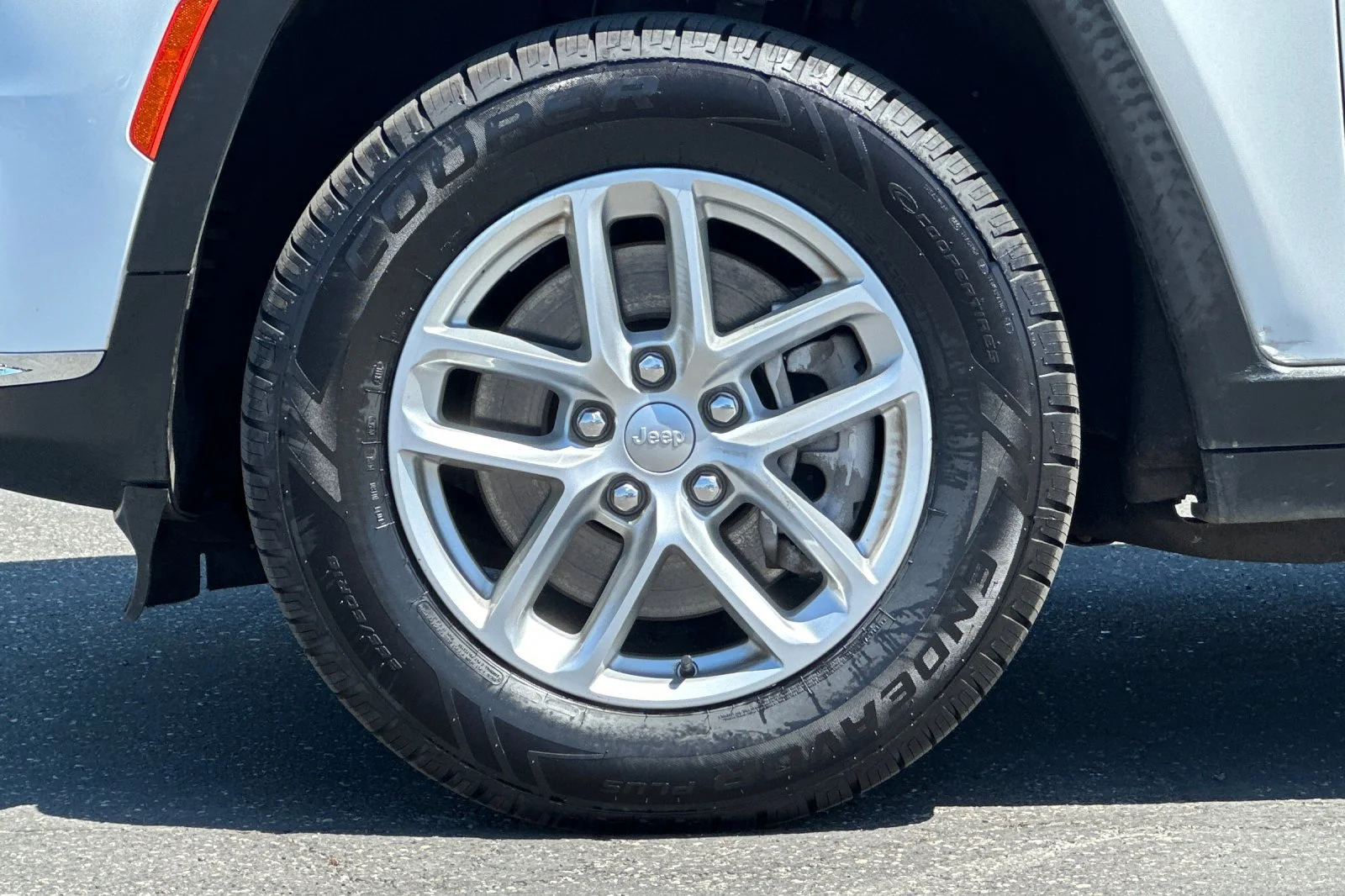 Used 2023 Bright White Clearcoat Jeep Laredo image 26