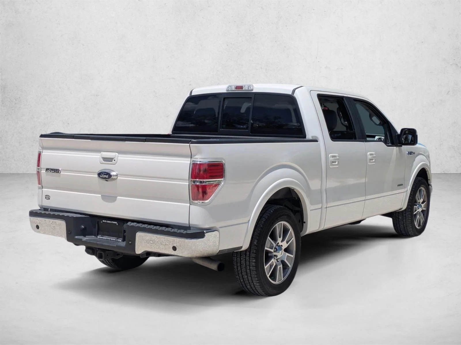 Used 2013  Ford Platinum image 5