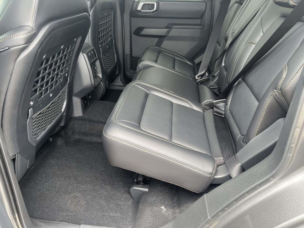 New 2025 Carbonized Gray Metallic Ford Badlands image 17