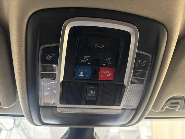 Used 2023  Ram Laramie image 25
