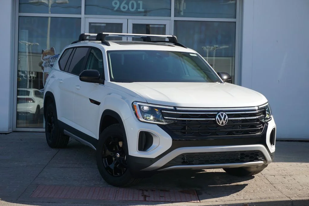 New 2026 White/off-white Volkswagen 2.0T Peak Edition image 2