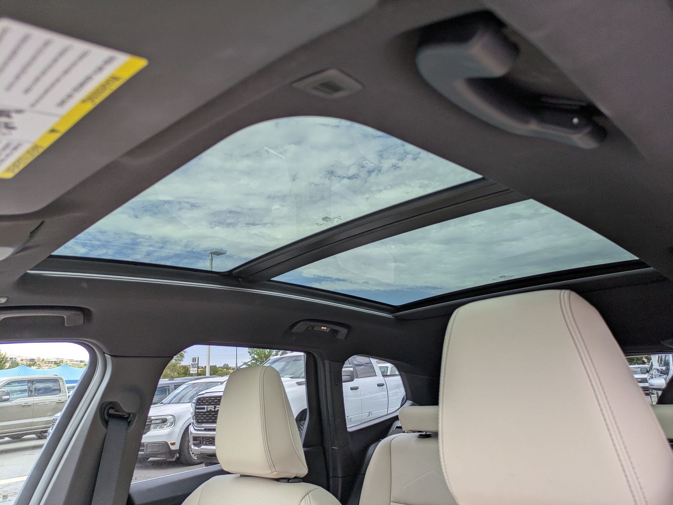 Used 2024 Mineral White Metallic BMW xDrive28i image 15