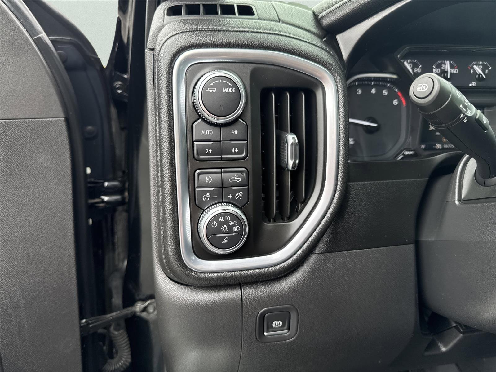 Used 2021 ONYX BLACK GMC SLT image 20