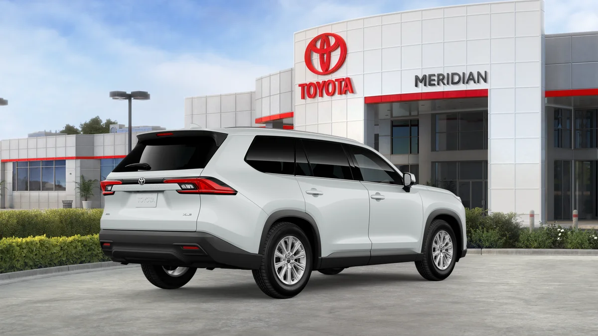 New 2026 Wind Chill Pearl Toyota XLE image 10