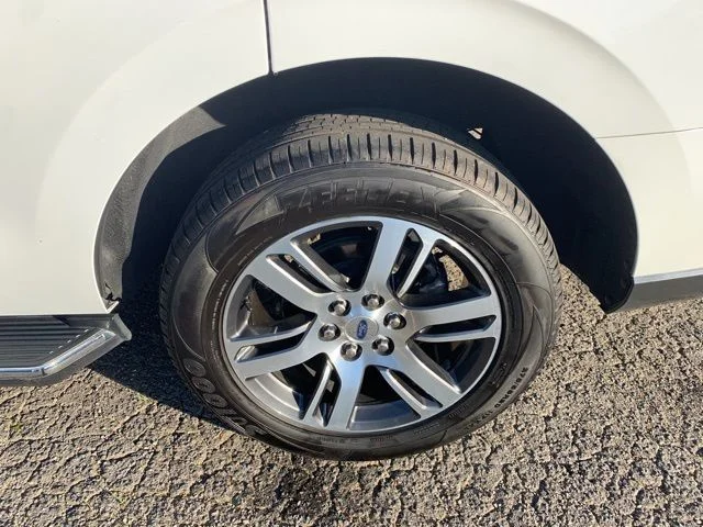 Used 2023 White Ford Limited image 37
