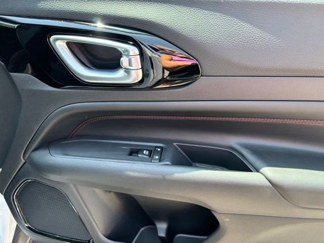New 2026 Bright White Clear-Coat Exterior Paint Jeep Trailhawk image 21