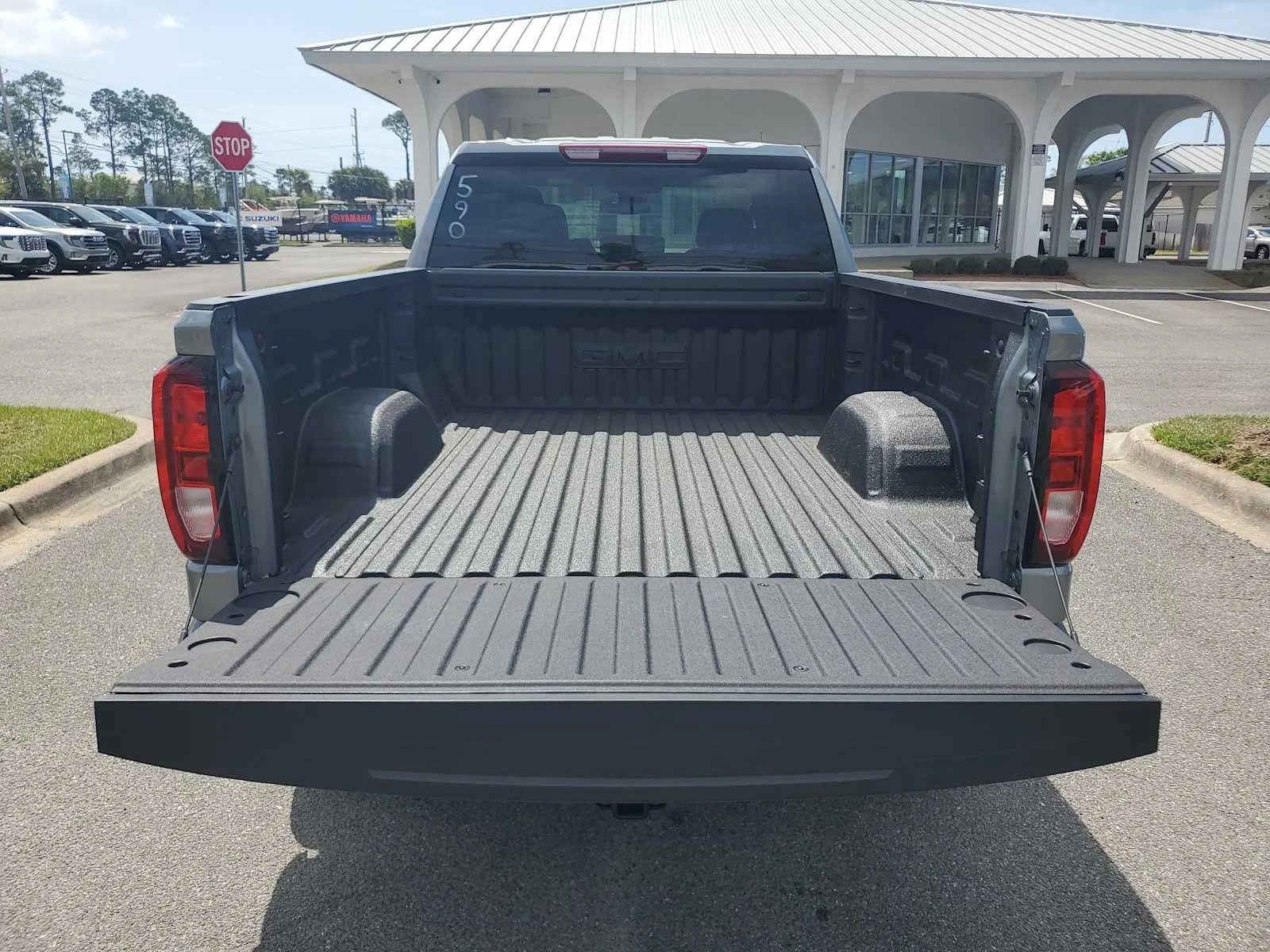 New 2026 Sterling Metallic GMC SLE image 5