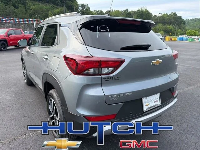 New 2026 Sterling Gray Metallic Chevrolet LT image 4