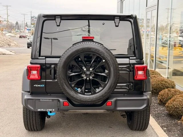 Used 2022 Black Clearcoat Jeep Unlimited Sahara 4xe image 5