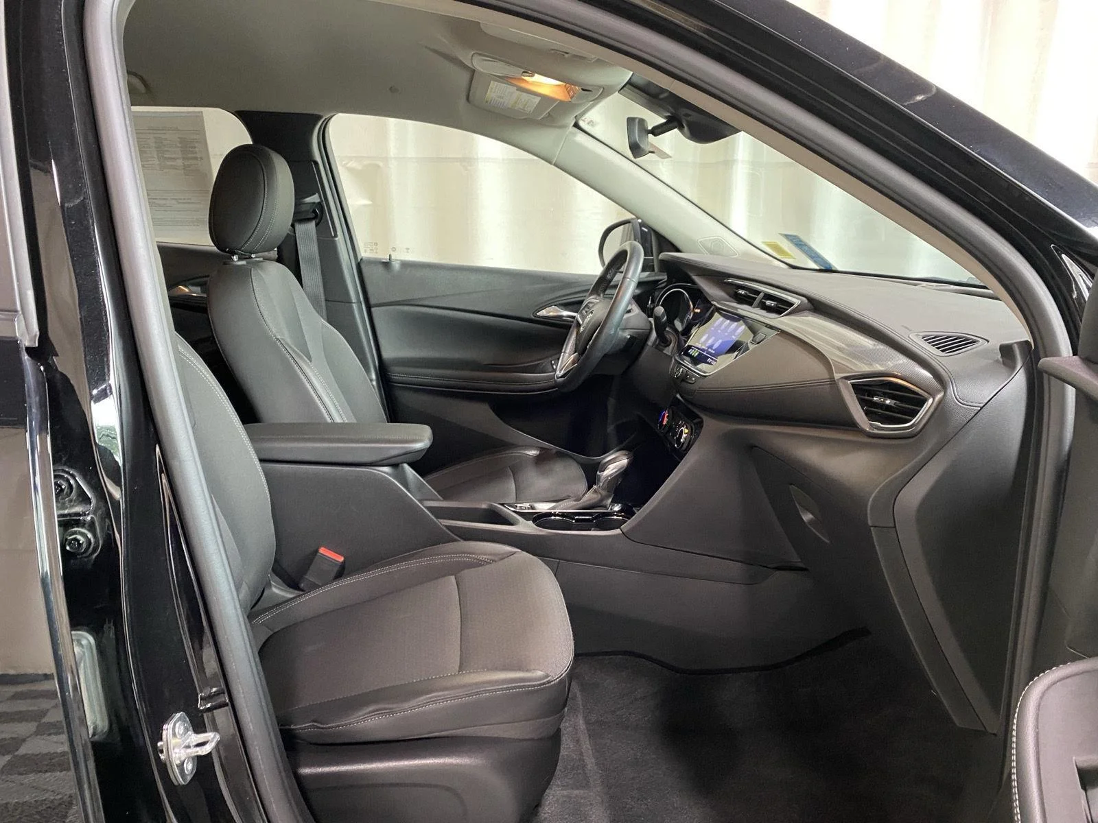 Used 2022 Ebony Twilight Metallic Buick Preferred image 6