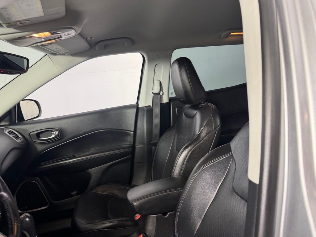 Used 2019 Silver Jeep Limited image 23