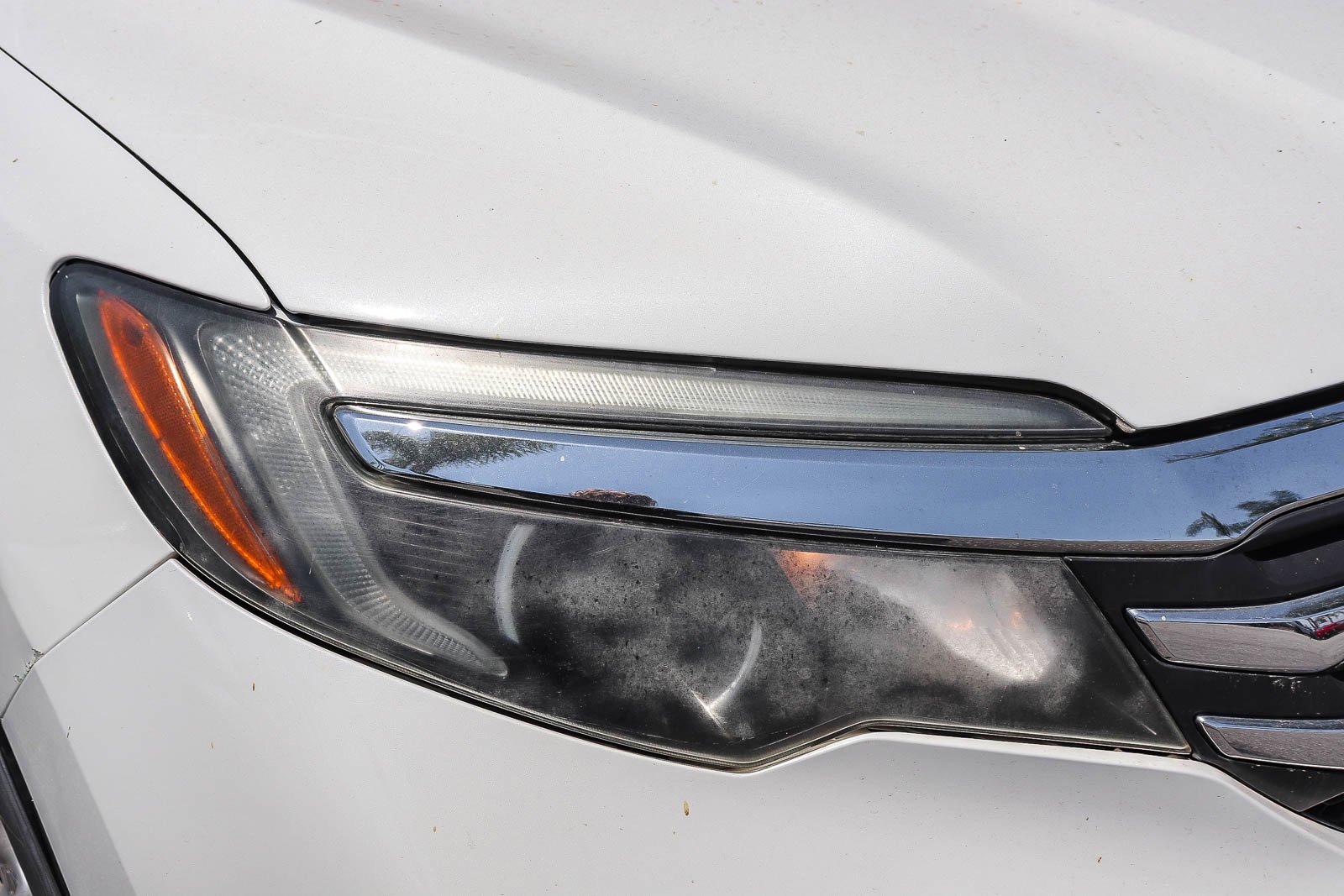 Used 2018 White Diamond Pearl Honda LX image 6
