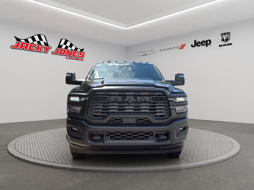 New 2026 Diamond Black Crystal Pearl-Coat Exterior Paint RAM Tradesman image 14