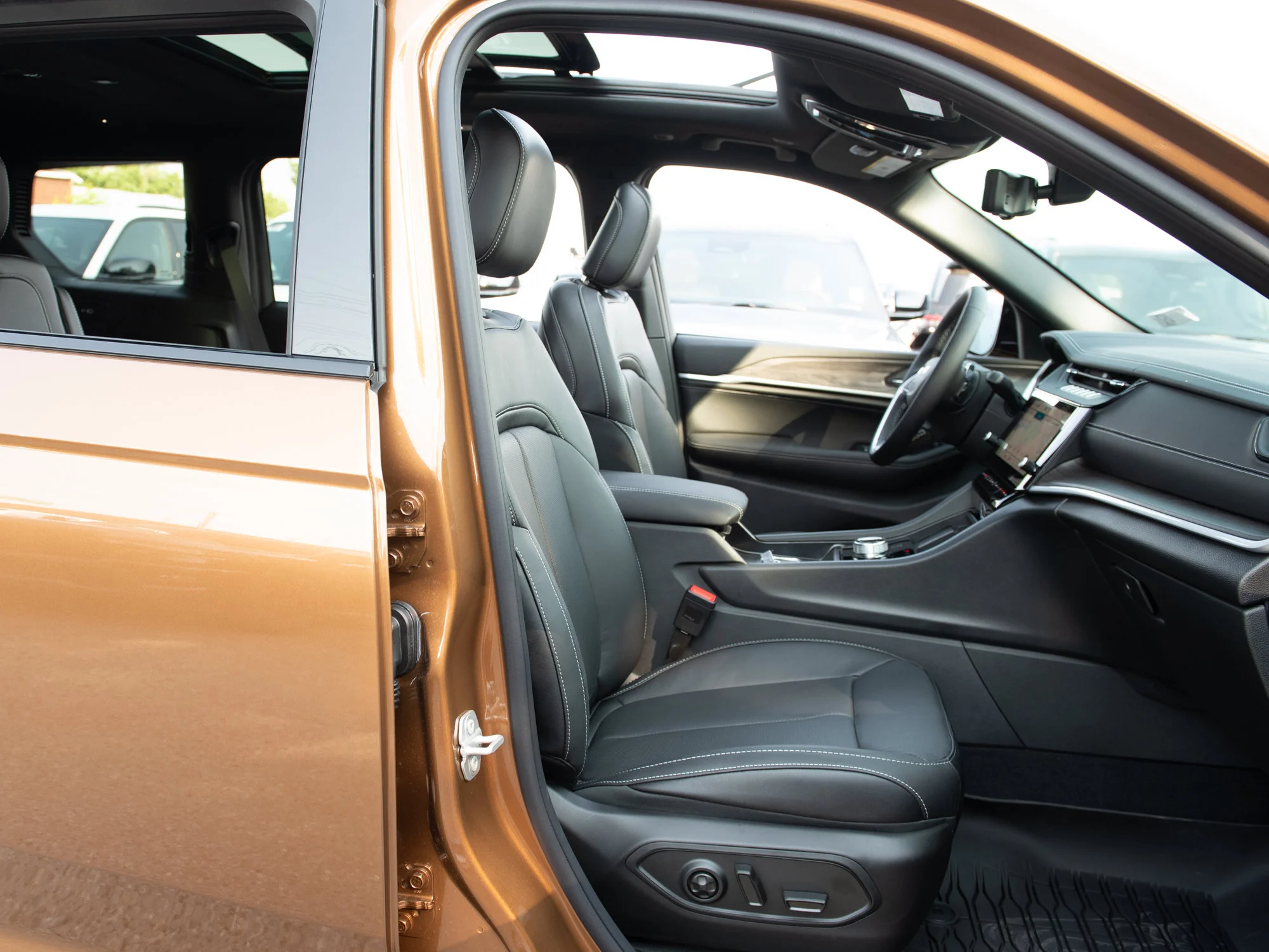 New 2026 Copper Jeep Limited Reserve* image 29