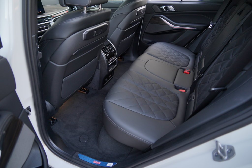 2026 BMW X5 50e - Photo 33
