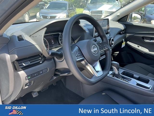 2025 Nissan Sentra SV - Photo 6