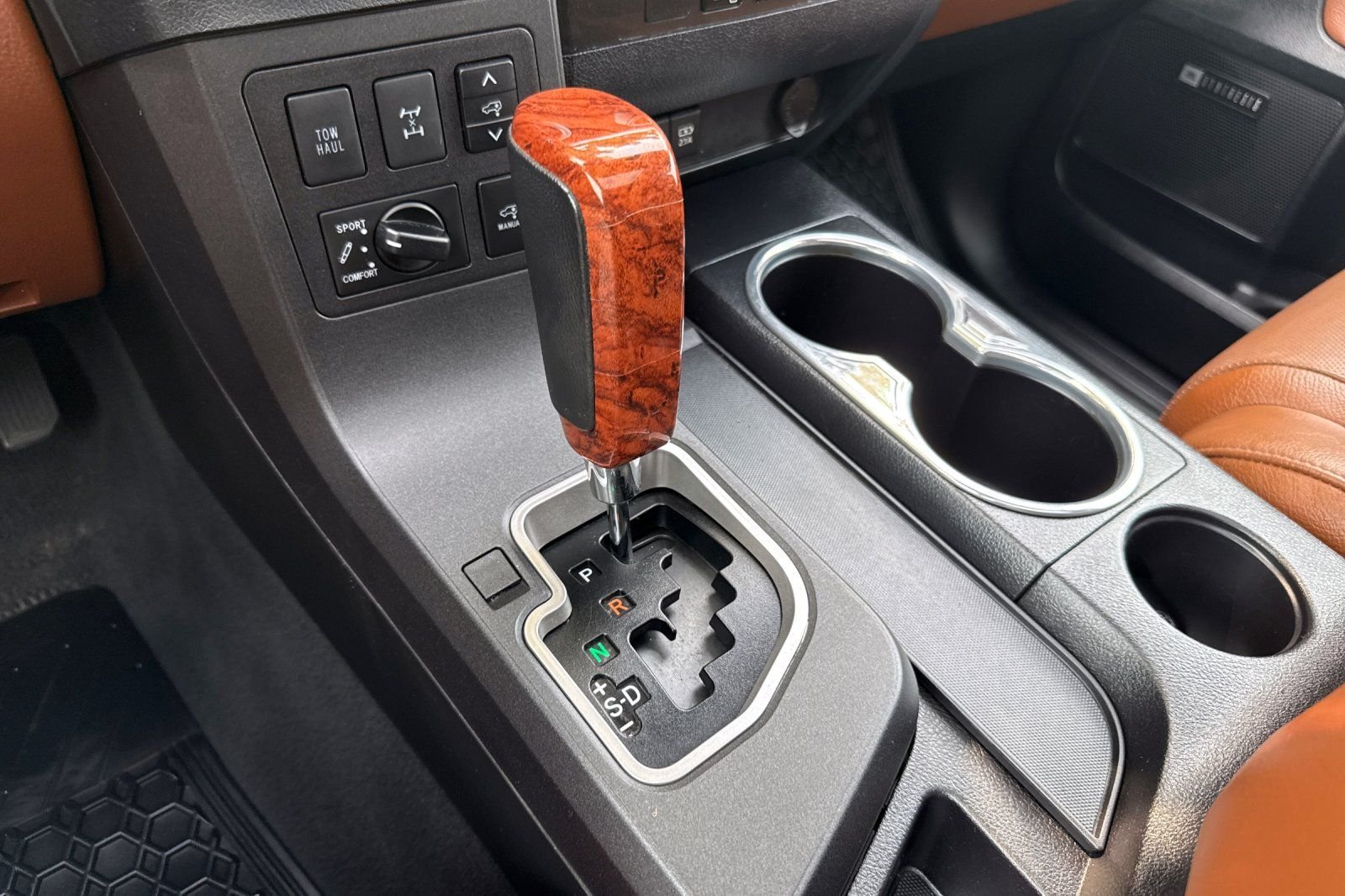 Used 2021  Toyota Platinum image 22