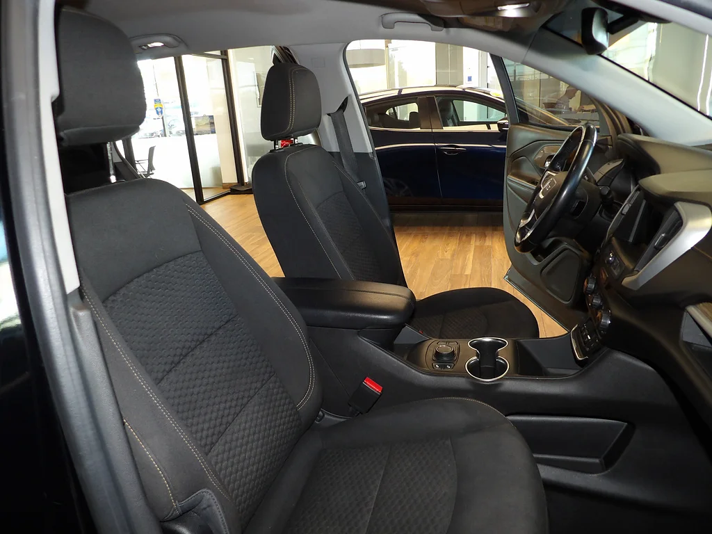 Used 2018 Ebony Twilight Metallic GMC SLE image 16