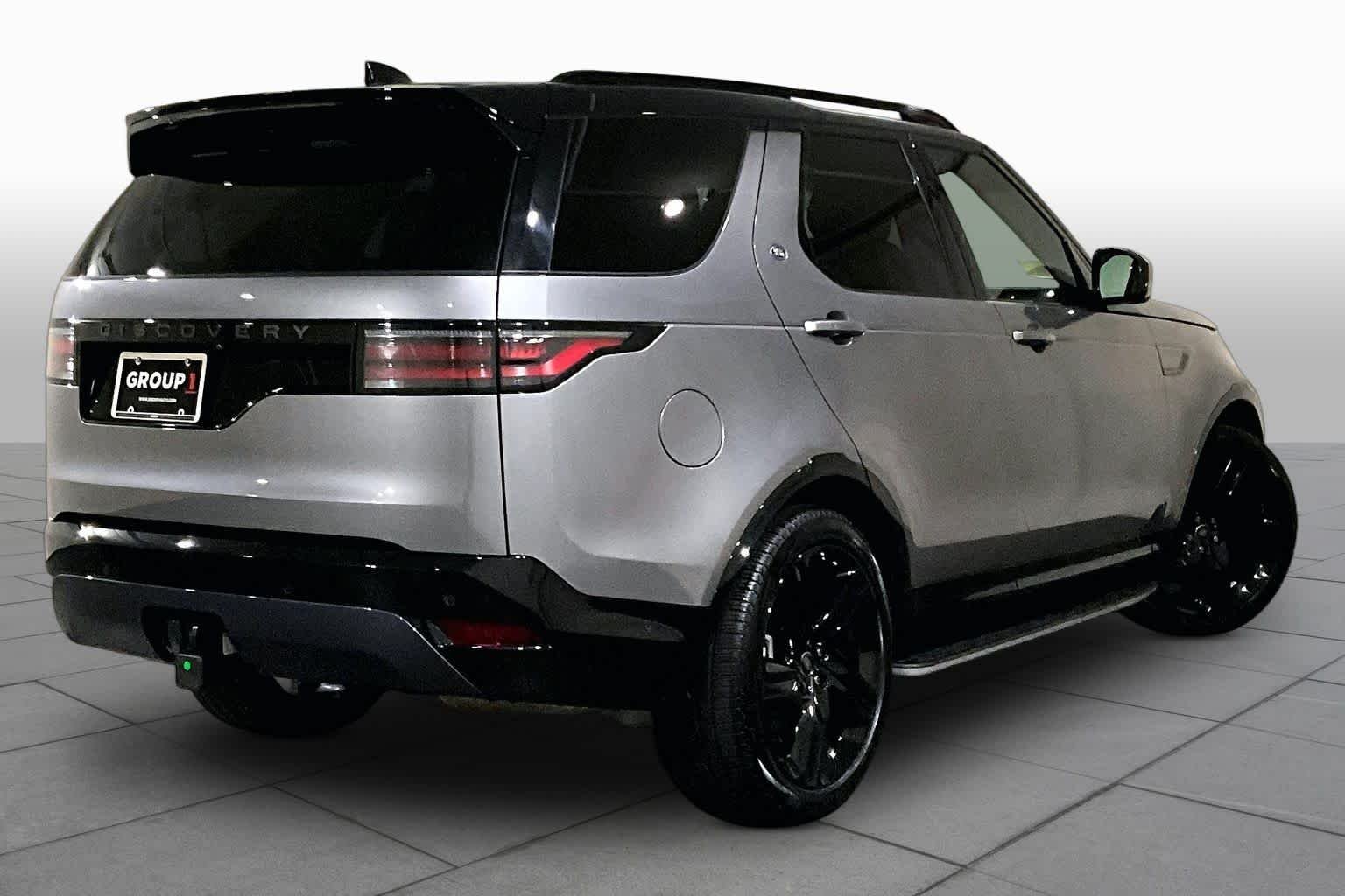 Used 2025 Eiger Grey Metallic Land Rover Dynamic SE image 24
