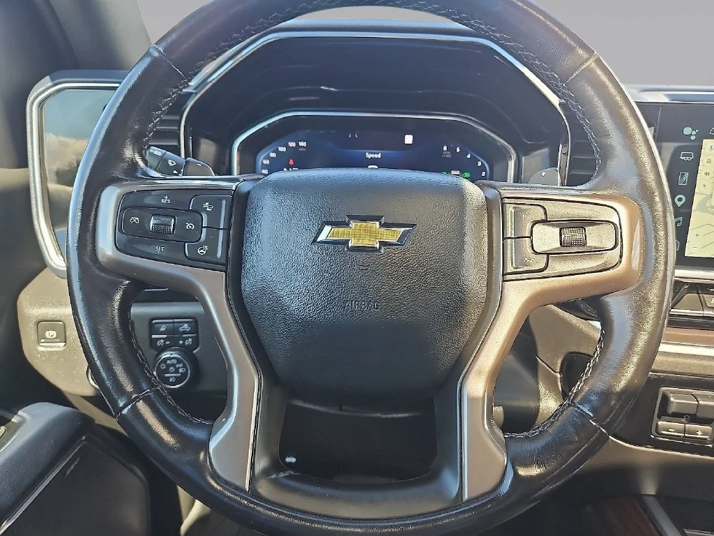 Used 2022 IRIDESCENT PEARL TRICOAT Chevrolet High Country image 19