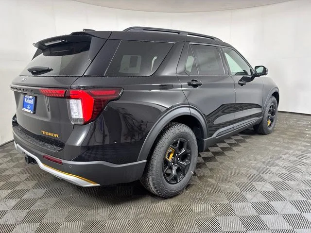 New 2026 Agate Black Metallic Ford Tremor image 3