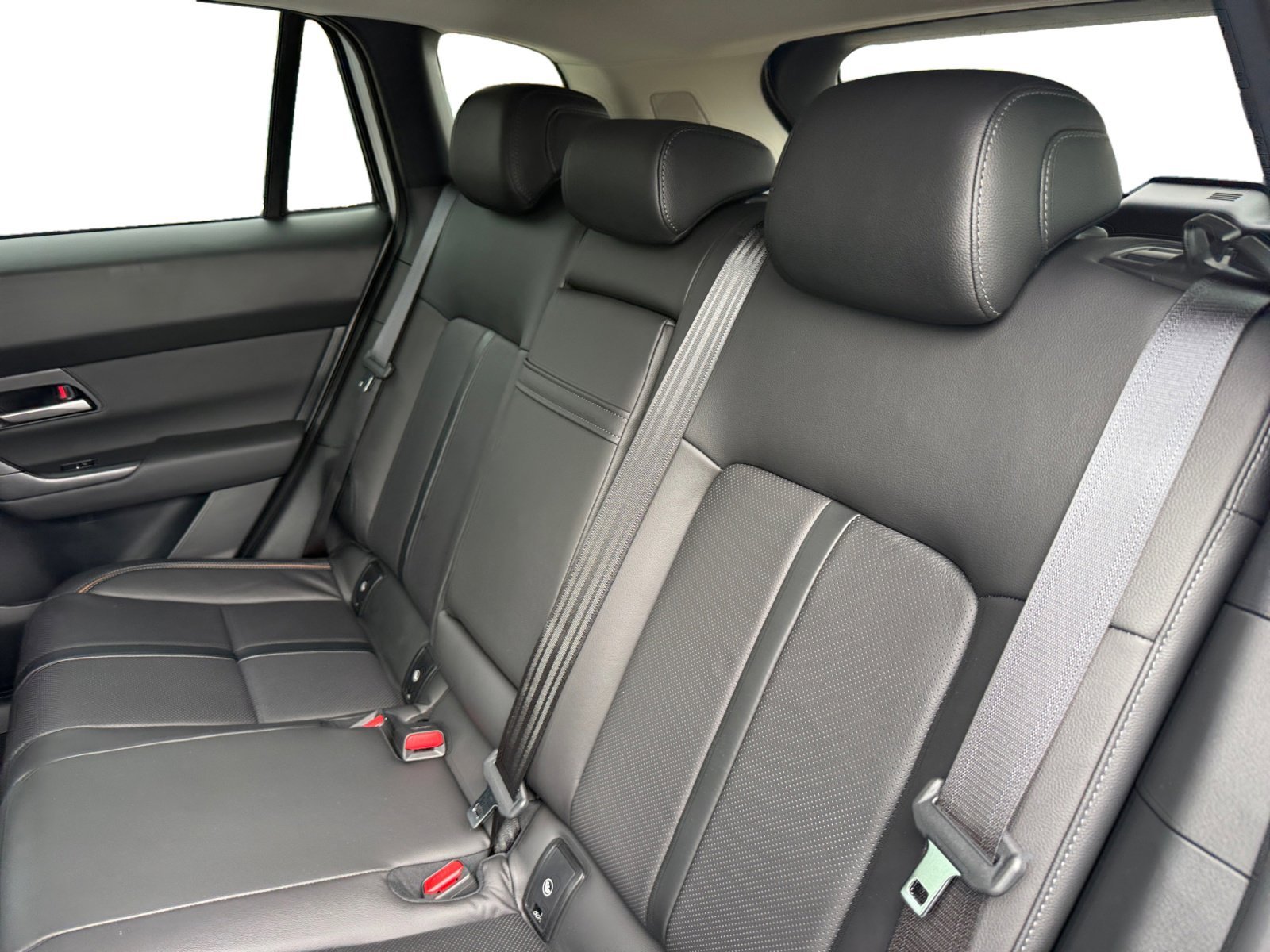 New 2026 Wind Chill Pearl Mazda Premium image 16