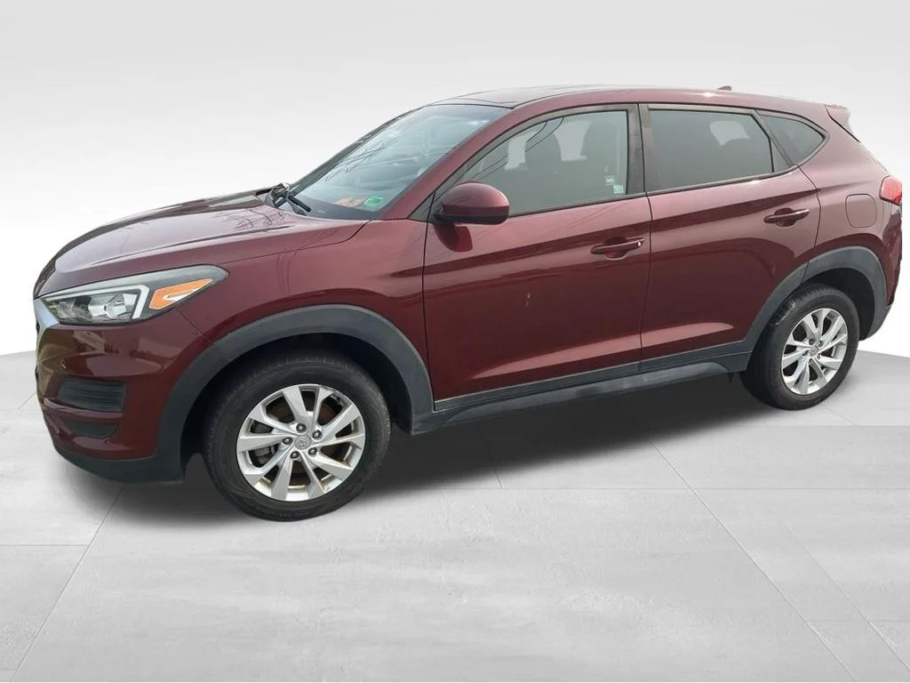 Used 2019 Red Hyundai SE image 4