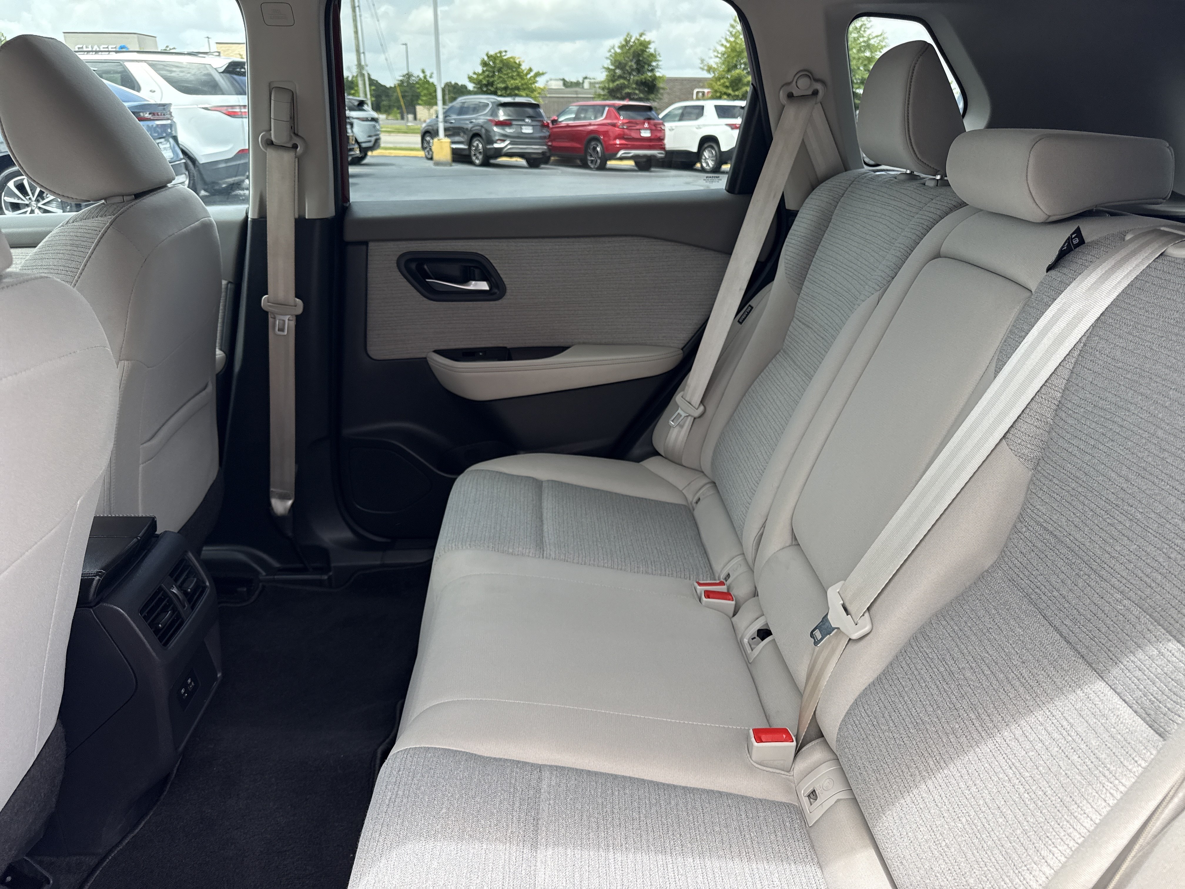 Used 2023 Scarlet Ember Tintcoat Nissan SV image 6