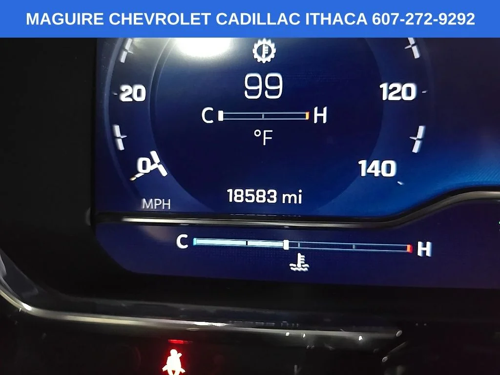 Used 2025 White Chevrolet LT image 22
