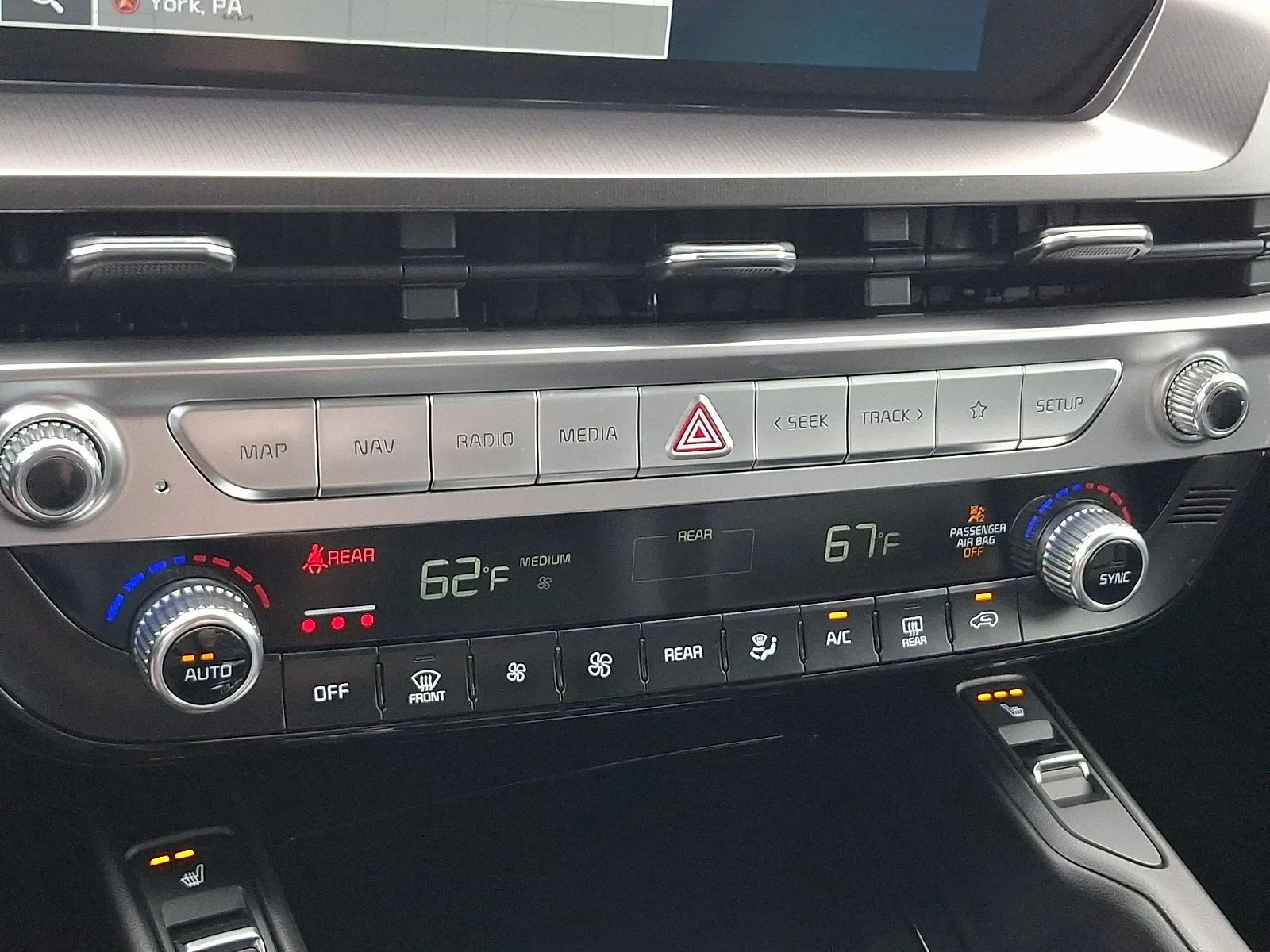 Certified Used 2024 Green Kia S image 18