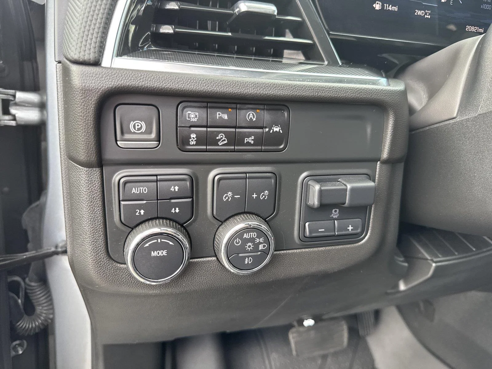 Used 2025 Sterling Gray Metallic Chevrolet RST image 20