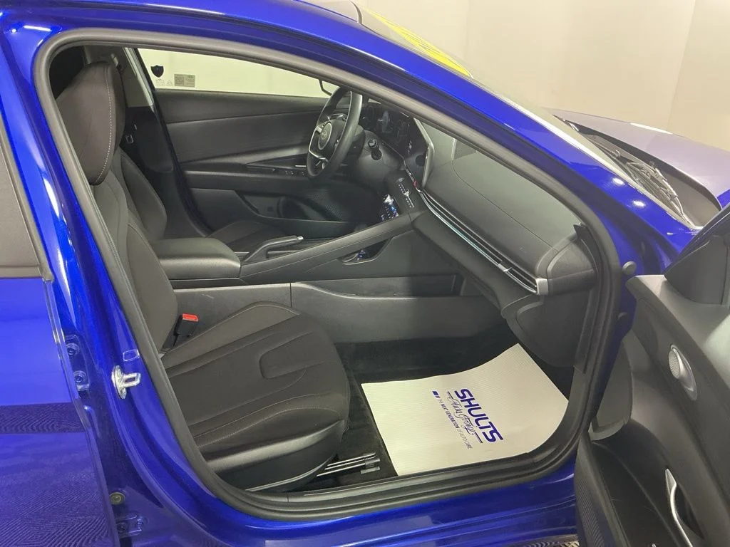 Certified Used 2024 Blue Hyundai SEL image 5