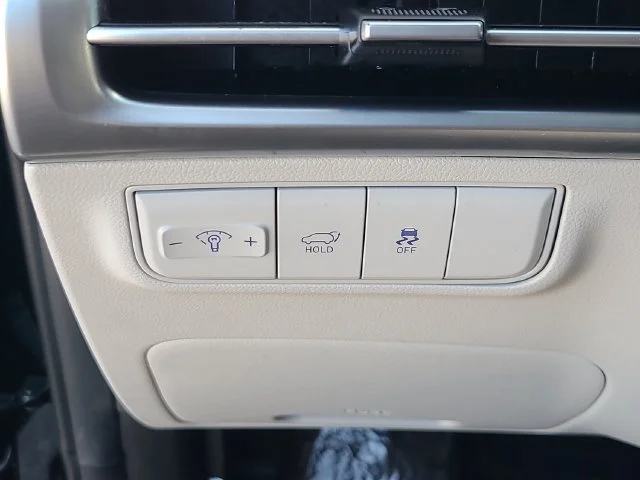Used 2026 Black Hyundai SEL Premium image 25