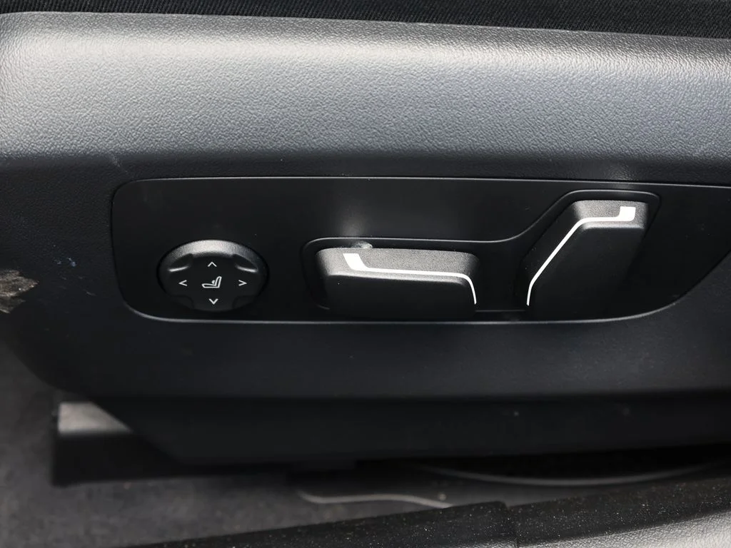 2026 BMW 5 Series 530i - Photo 18