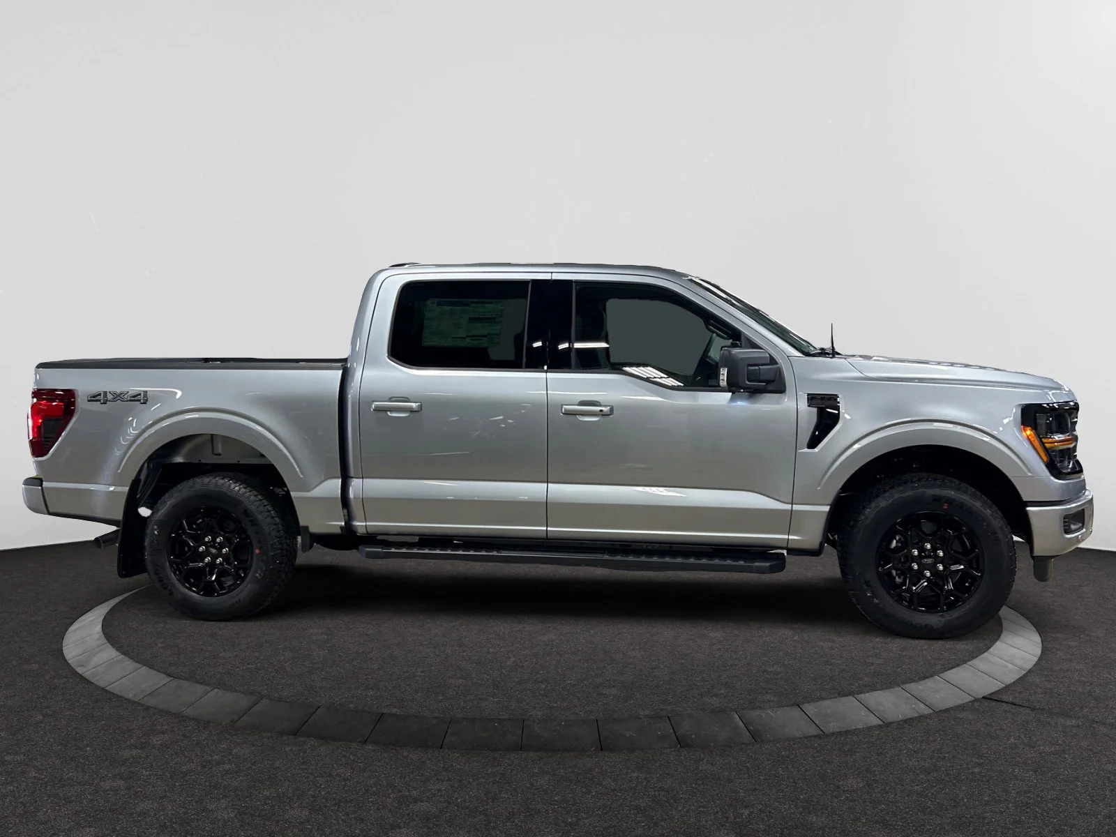 New 2026 Iconic Silver Metallic Ford XLT image 6