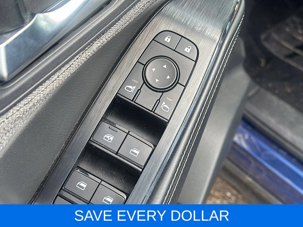Used 2022 Blue Nissan SV image 8