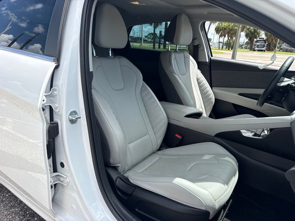 Used 2023 White Hyundai Limited image 16