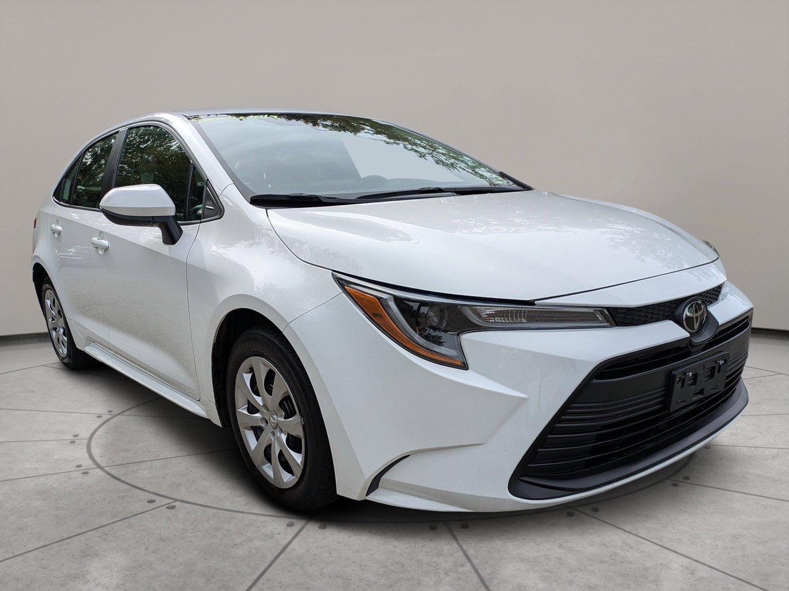 Used 2024  Toyota LE image 1
