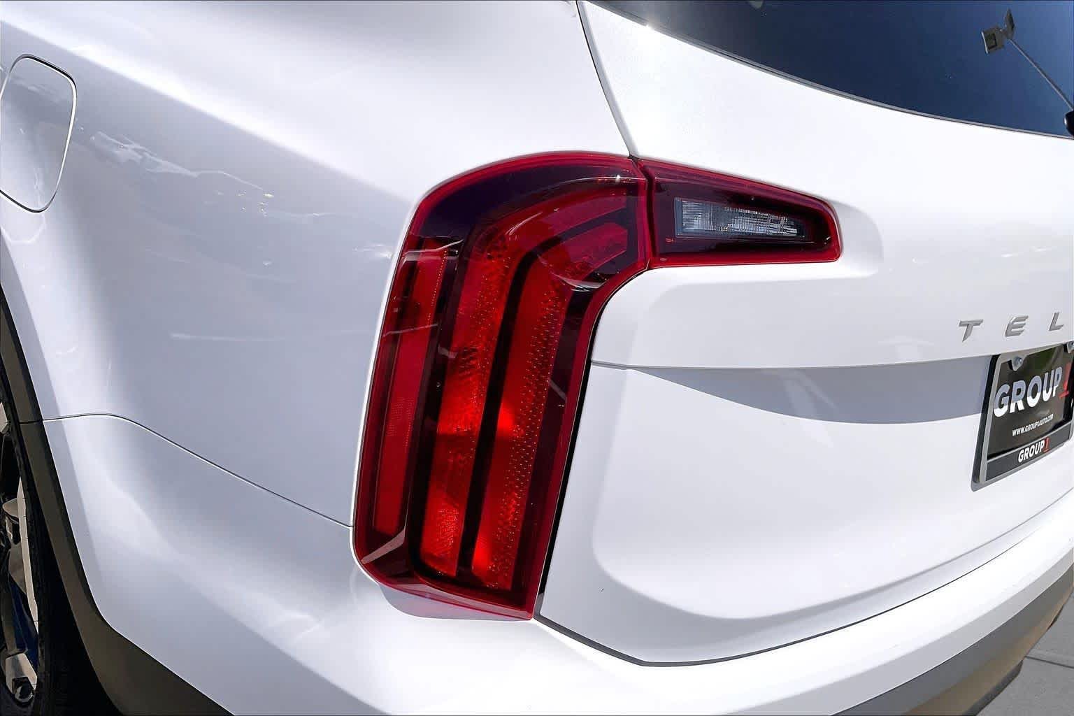 Used 2025 Glacial White Pearl Kia S image 26